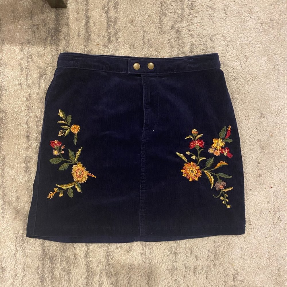 Suede Flower Embroidered Skirt